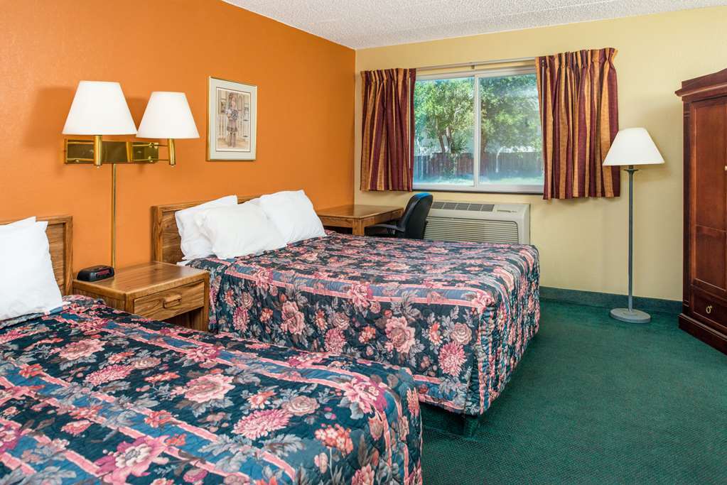 Sunset Inn & Suites Lincoln Phòng bức ảnh